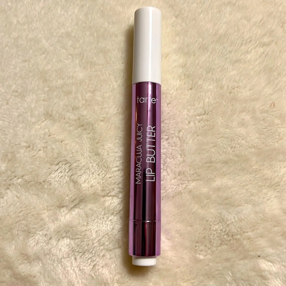 TARTE. Maracuja Jucy Lip Butter. Color Cherry. 2.7g/0.095oz 💄💋